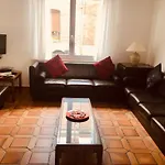 Holiday home Spacious Quentoinise Town House *