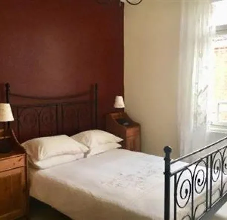 Spacious Quentoinise Town House Tatil Evi Saint-Quentin (Aisne)