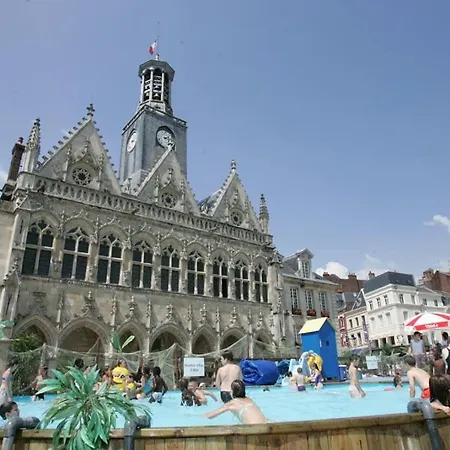 Spacious Quentoinise Town House *