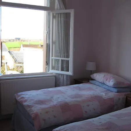 Spacious Quentoinise Town House سانت كونتان