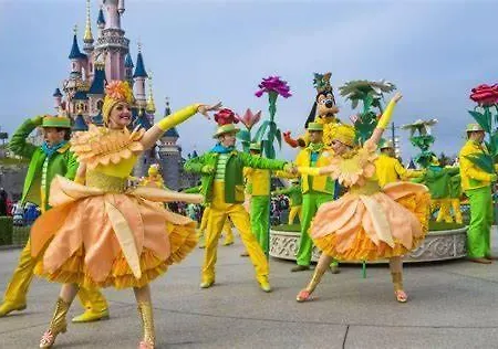 Prázdninový dům Spacious Quentoinise Town House Saint-Quentin (Aisne)