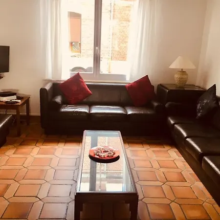 Feriehus Spacious Quentoinise Town House *