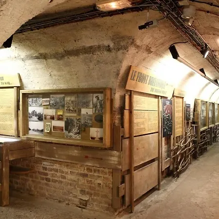 Prázdninový dům Spacious Quentoinise Town House *