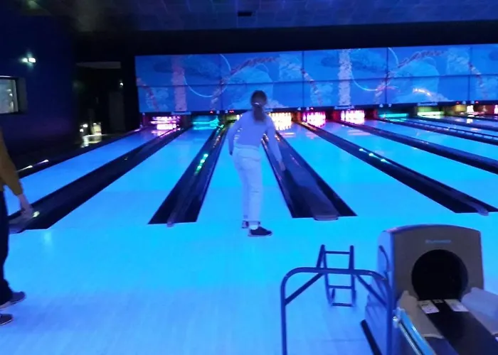 Spacious Quentoinise Town House 펜션 생캉탱